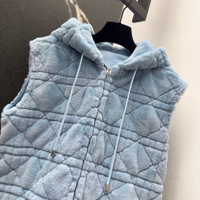 chr1st1an D10r outwear